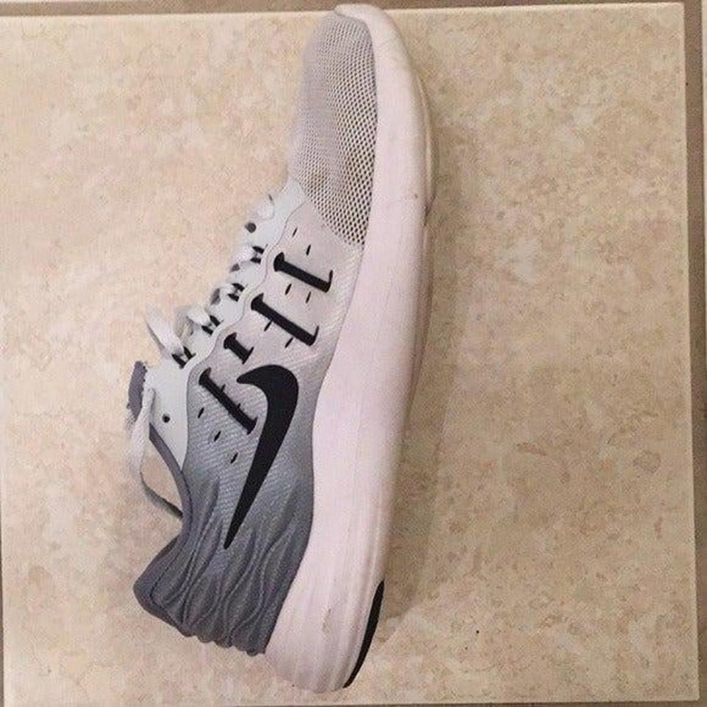 Nike Air Shoes Sneakers Grey Sz 6.5‎